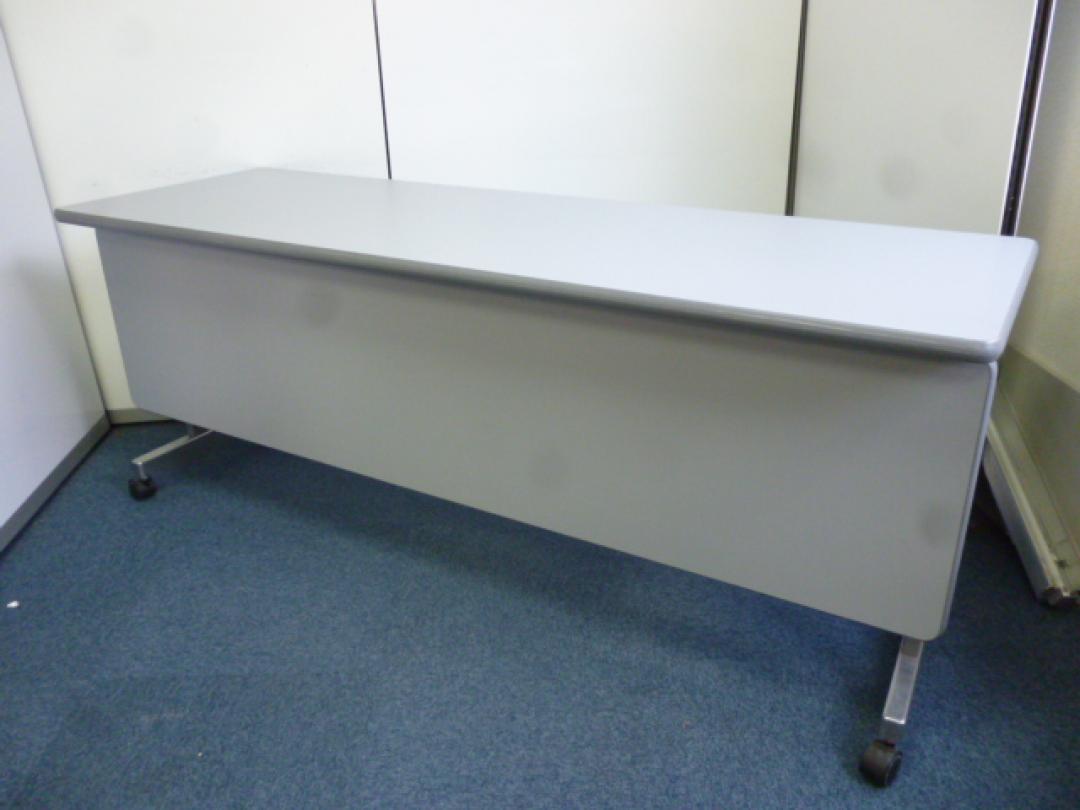 【イトーキ製】【サイドスタックテーブル】【横幅1800ｍｍ】【ニューグレー】
                        
                                    中古
            