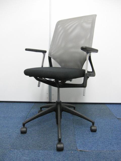 【中古】メダ２チェア vitra/ヴィトラ 肘付ハイバックチェア 122574