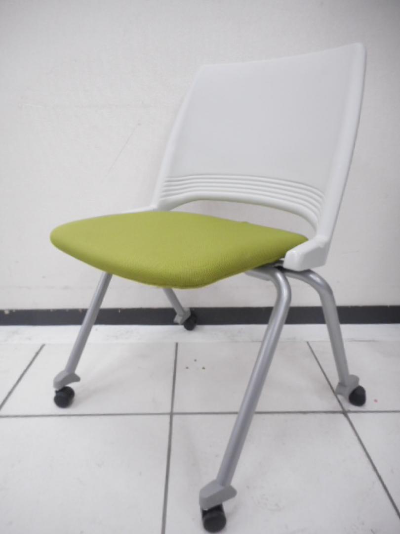 【会議用チェア】ネスティングチェア　■グリーン｜国内メーカー
                        
                                    中古
            