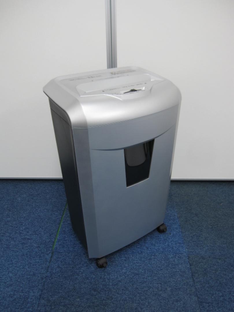 【新古品】小型オフィスシュレッダー【年末の書類整理に！】GCS32CDX
                        GCS32CDX
                                    新古品
            