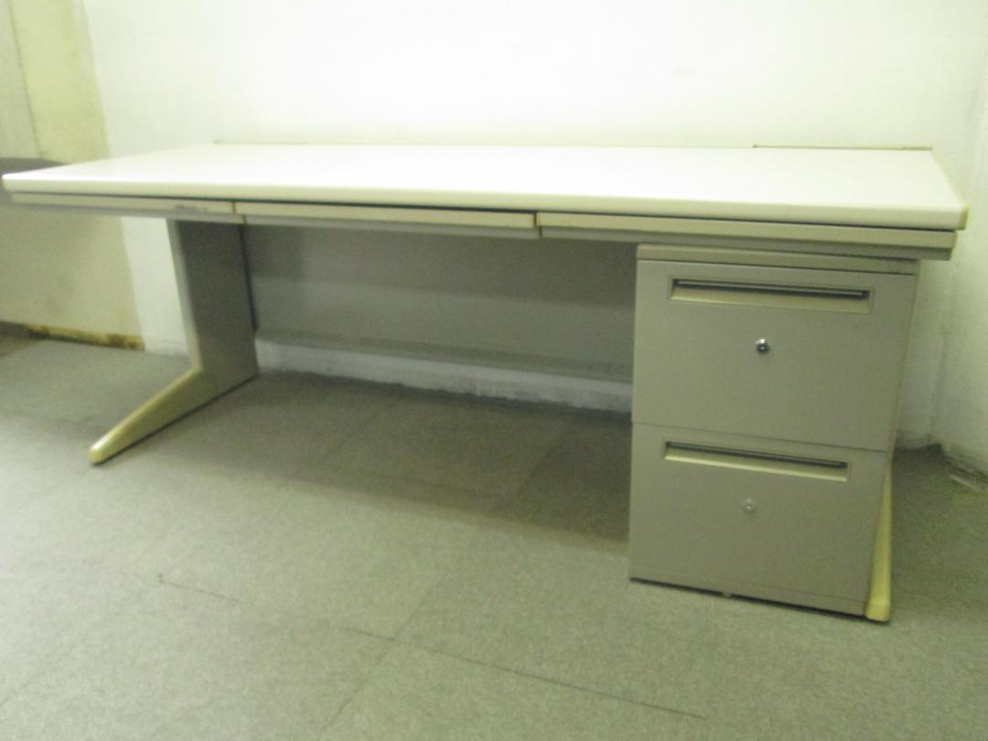 内田洋行製　平机　幅1800+2段ワゴン【セット商品】
                        
                                    中古
            
