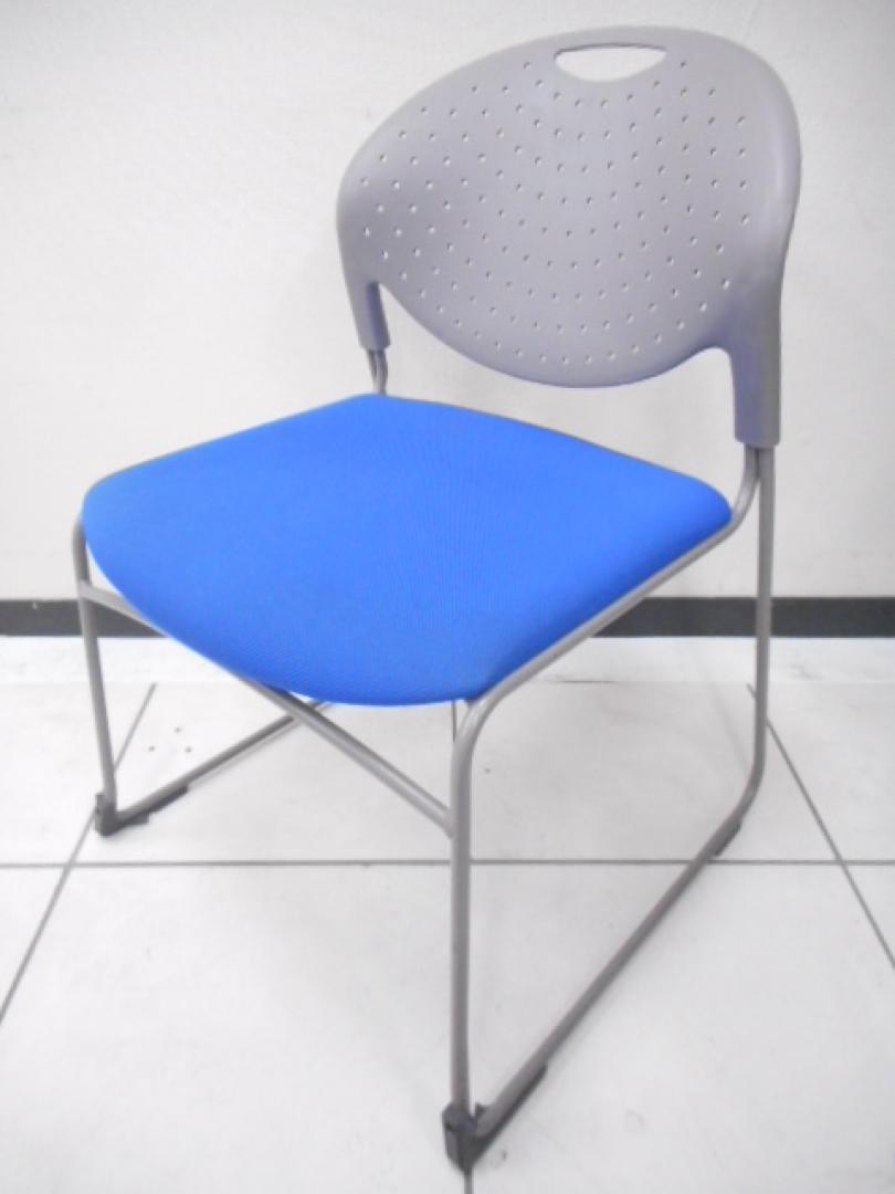 【会議用チェア】スタッキングチェア■ブルー・国内メーカー
                        
                                    中古
            
