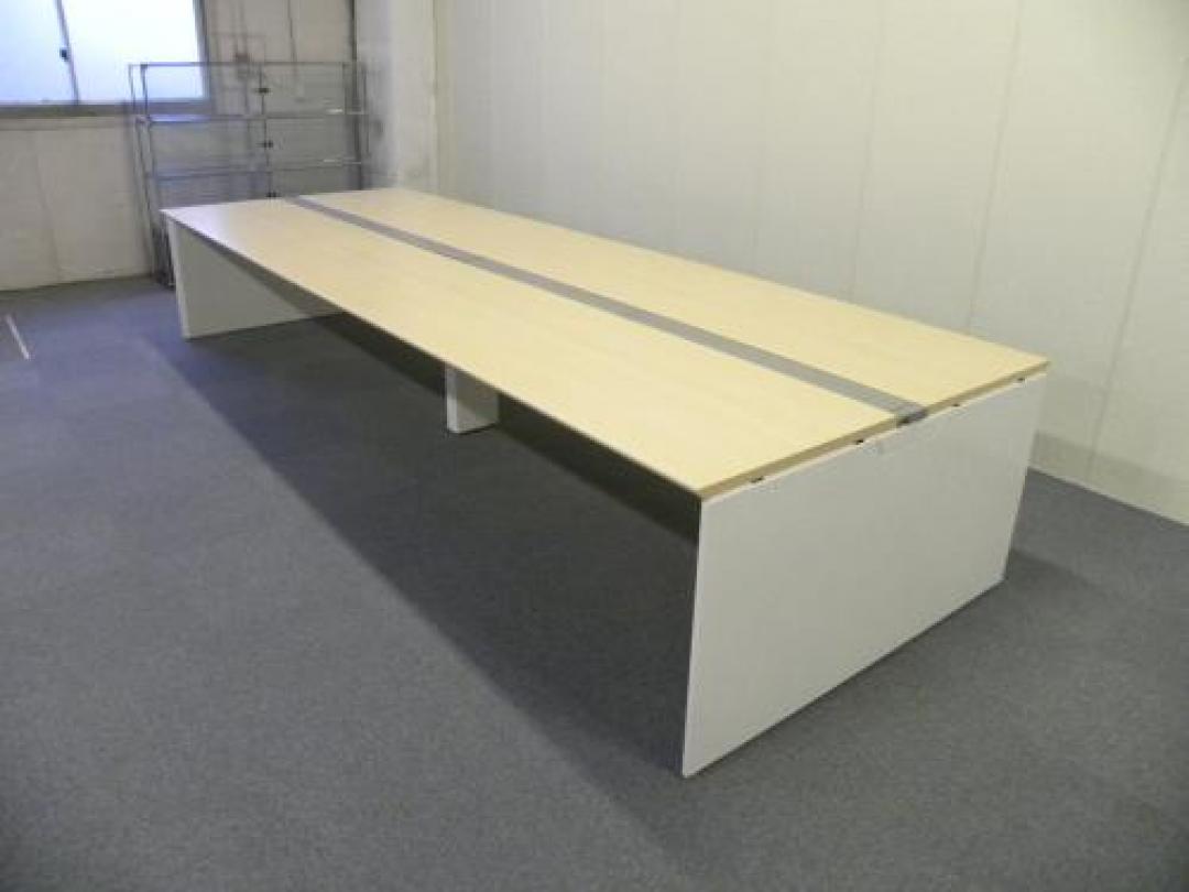 【フリーアドレスデスク】オカムラ製 フリーウェイシリーズ　幅2800ｍｍ【Pro Unit Freeway】　人数に合わせてサイズ調整可能！【4〜6名様用】
                        Pro Unit Freeway
                                    中古
            