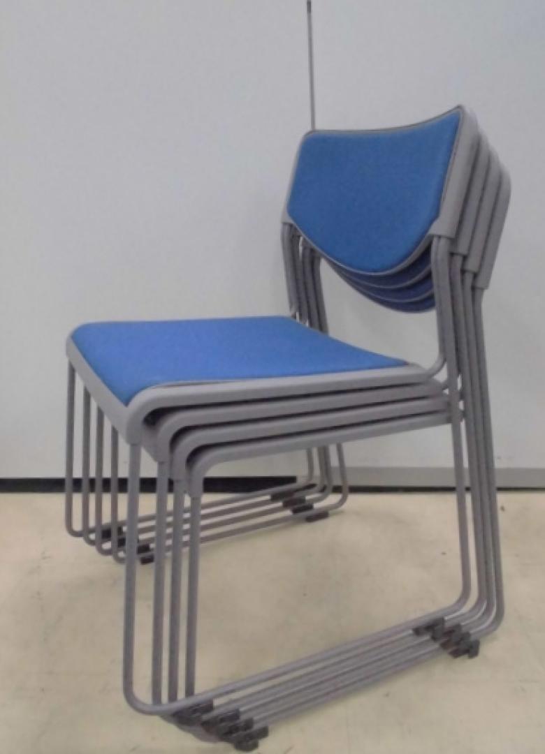 【4脚セット】定番スタッキングチェア
                        
                                    中古
            