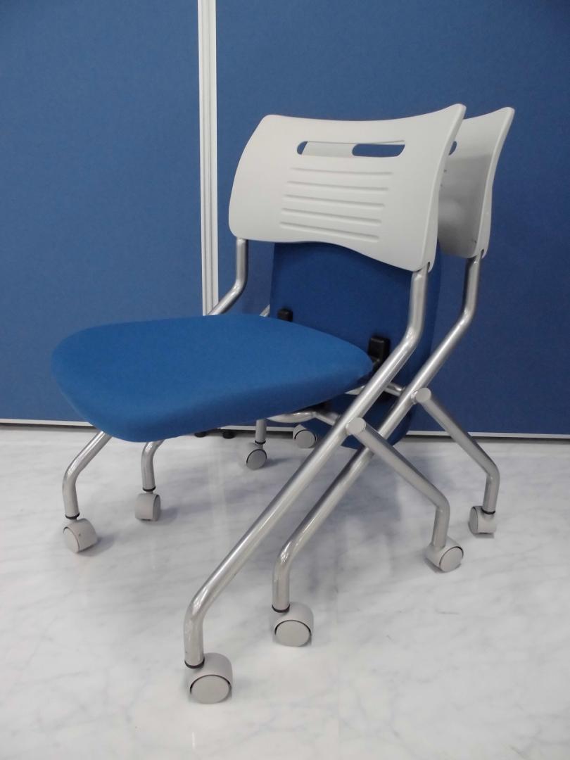 【２０脚入荷！】平行スタックチェア/ネスティングチェア【セット商品】
                        
                                    中古
            