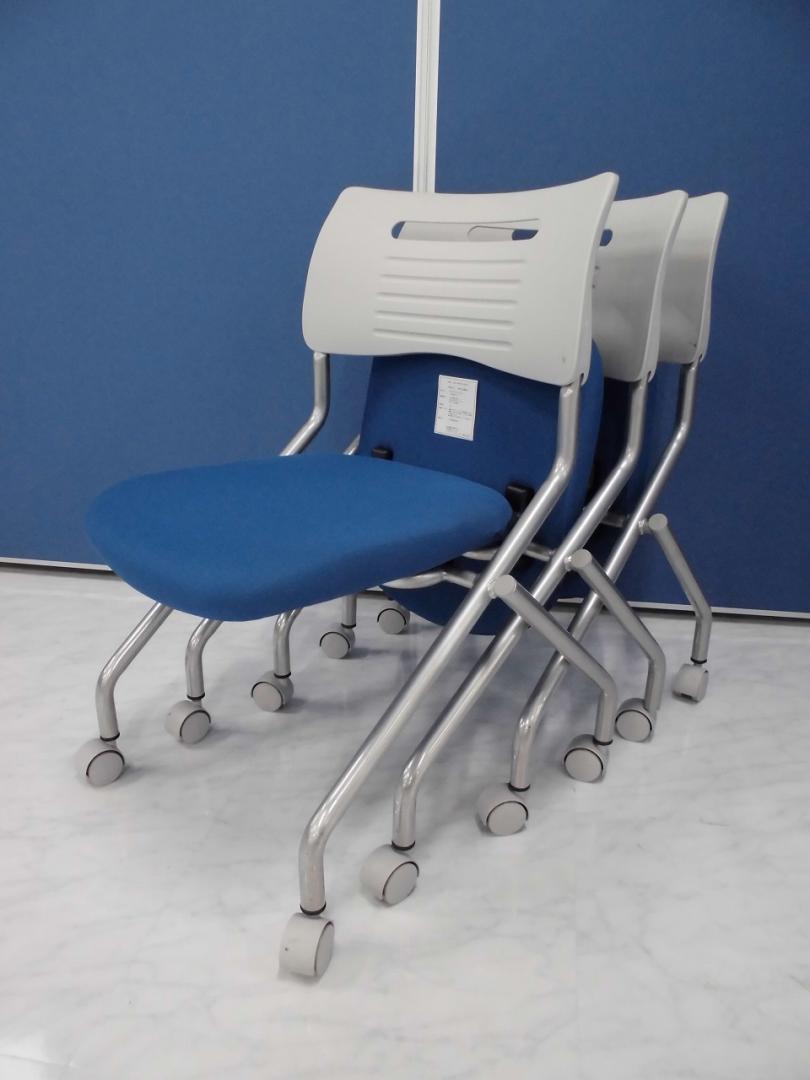 【２０脚入荷！】平行スタックチェア/ネスティングチェア３脚セット【セット商品】
                        
                                    中古
            