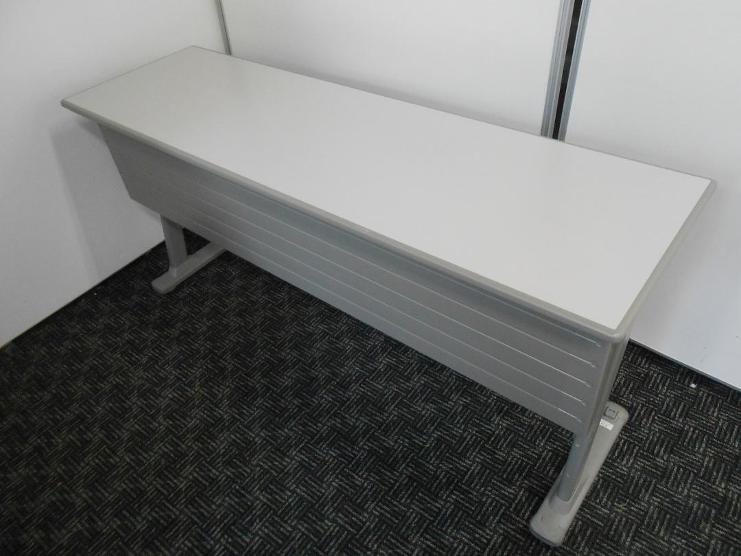 【美品】◆折り畳みテーブルの入荷です◆収納出来るから、省スペース実現！◆
                        
                                    中古
            