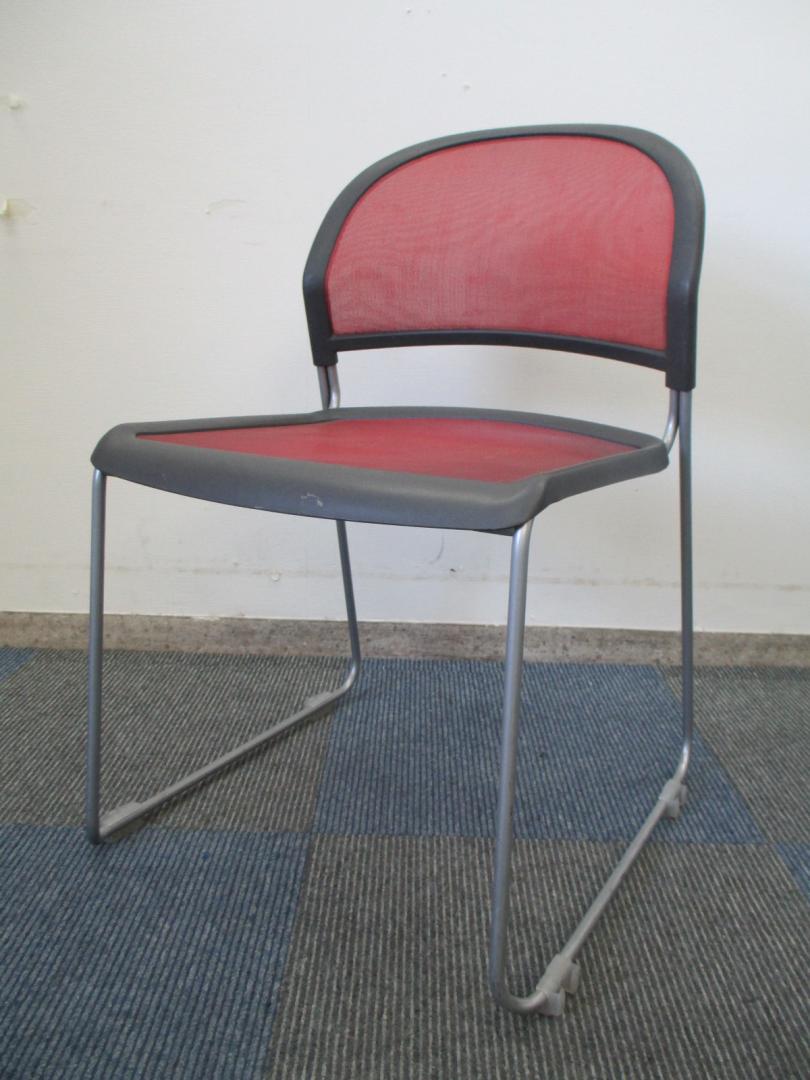【メッシュチェア】【収納に便利】内田洋行製　スタックチェア【中古】【会議用チェア　ミーティングチェア　オフィス家具】
                        
                                    中古
            