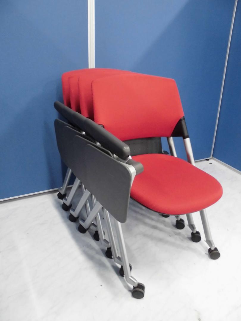 【祝！立川・八王子店オープン】メモ台付ミーティングチェア4脚セット【セット商品】
                        
                                    中古
            