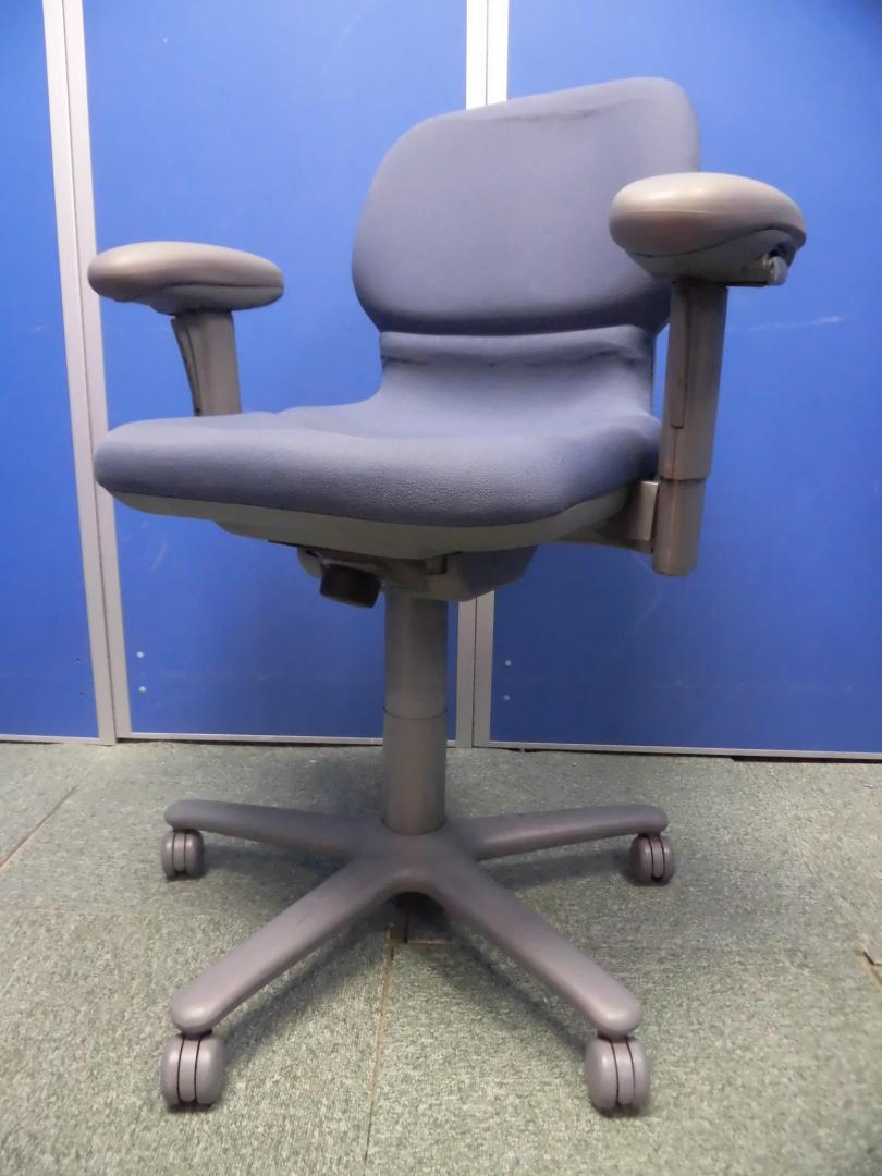 Kapsule Storage Chair（カプセル・ストレージ・チェア）中古品 Kapsule Storage Chair（カプセル・ストレージ・チェア）中古品