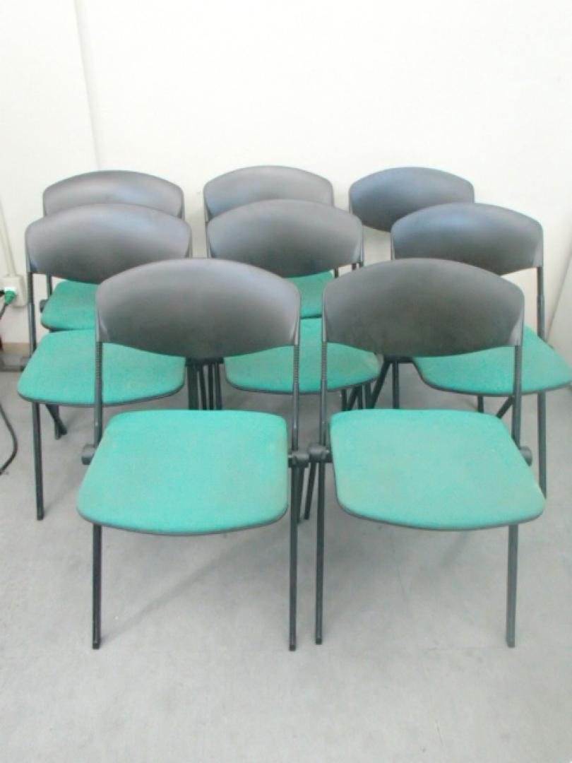 スタッキングチェアー｜スイス製｜重ねて収納｜8脚セット｜椅子
                        
                                    中古
            