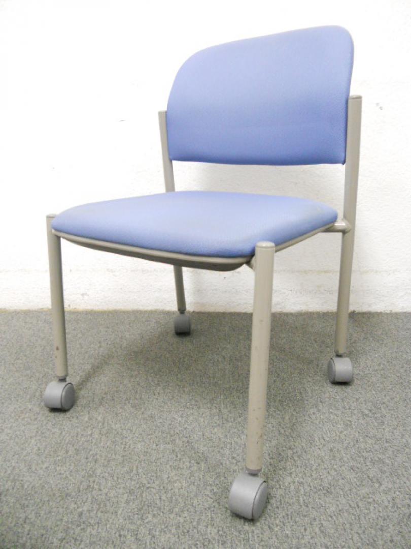 ■スタッキングチェア　■キャスター付　■ブルー　■オカムラ（okamura）
                        8109
                                    中古
            