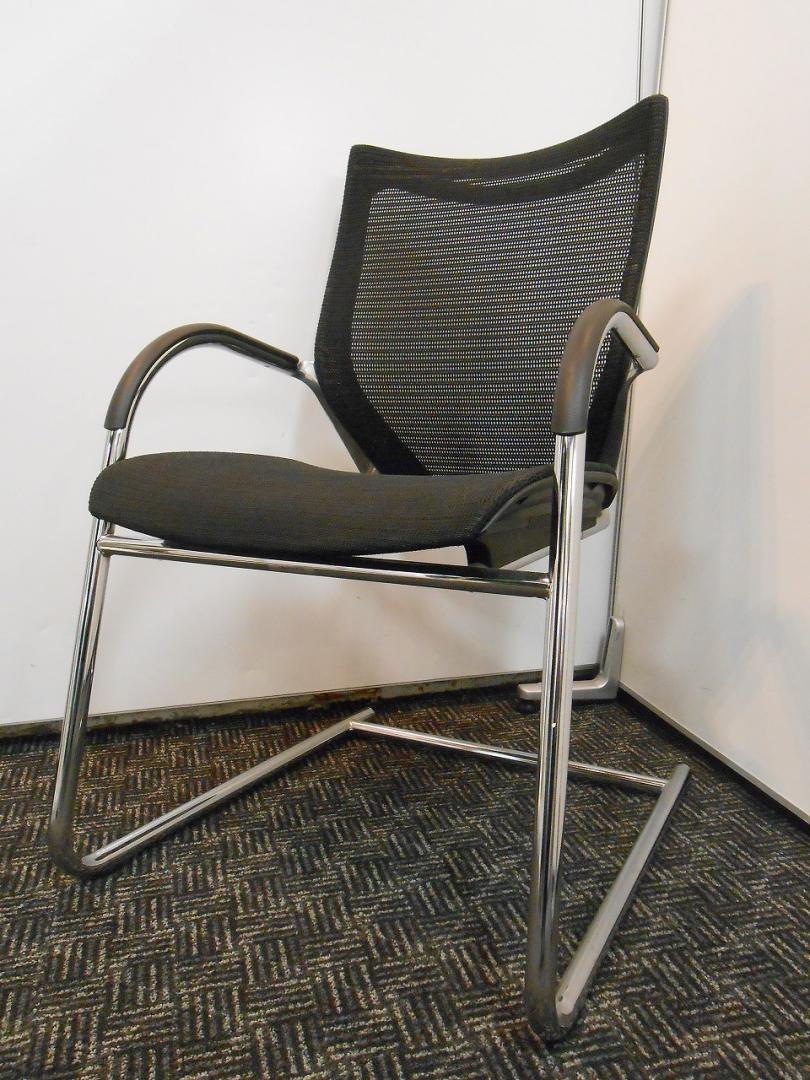 あの人気シリーズから生まれたミーティングチェアをどうぞ
                        バロン
                                    中古
            