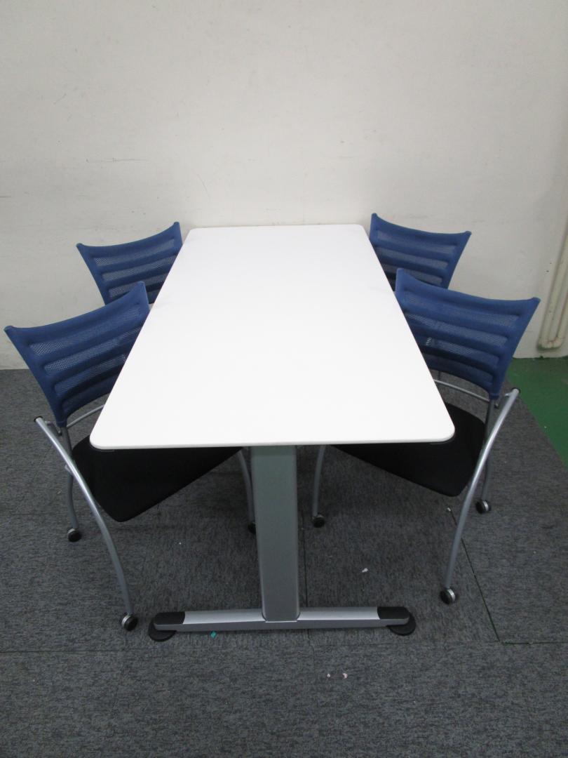 【コクヨ製ARINA/Tテーブル+イトーキ製会議用チェア　プリエ2】テーブル+チェア4脚セット
                        
                                    中古
            