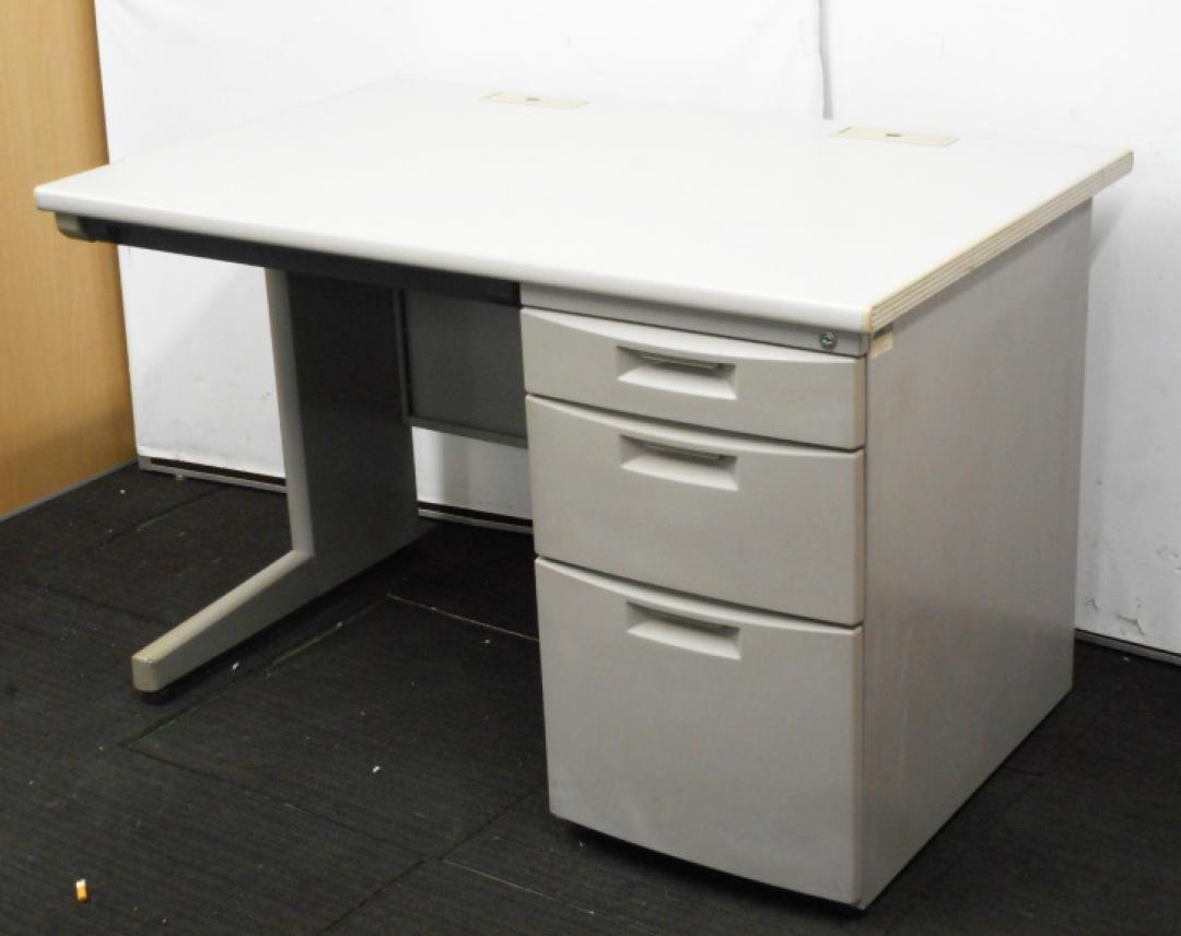 【ちょうど良いサイズが人気！】■イトーキ製　CZシリーズ　■片袖デスク　W1100mmタイプ【スチール事務机】
                        CZ
                                    中古
            