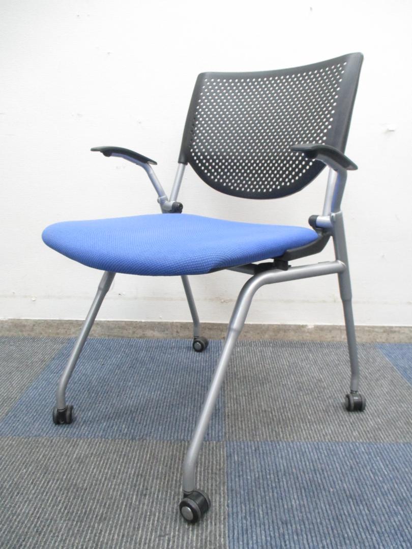 【肘付き】【プロスタックシリーズ】オカムラ製　ネスティングチェア【座面クッション】【中古　事務用会議チェア　オフィス家具】
                        プロスタックシリーズ
                                    中古
            