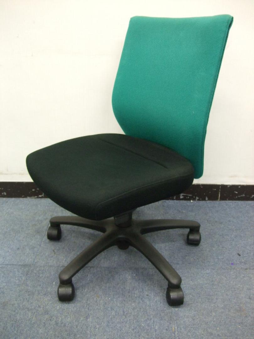 【ラスト1脚】座り心地が良いチェア入荷致しました！！色合いがシックでカッコいいです！
                        CXスプレージ
                                    中古
            