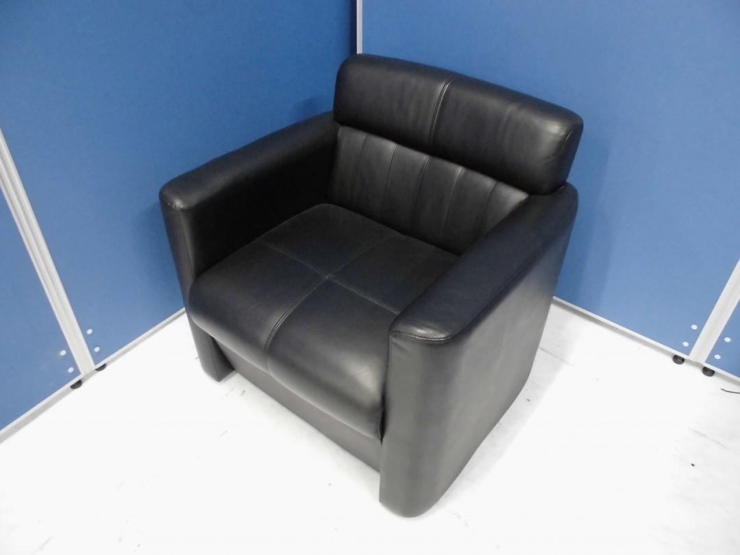 【祝！立川・八王子店オープン】アームチェア/1人用ソファ【高級オフィス家具】
                        
                                    中古
            