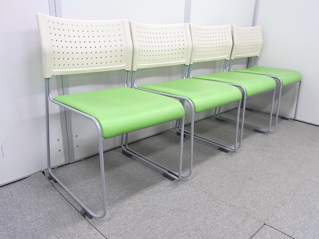 【セット】鮮やかなライトグリーンのスタッキングチェア 4脚セット ミーティングようにぴったりです
                        
                                    中古
            