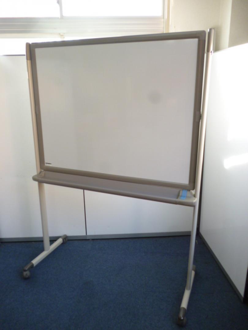 【オカムラ】【自立ホワイトボード】【横幅1250ｍｍ】
                        
                                    中古
            