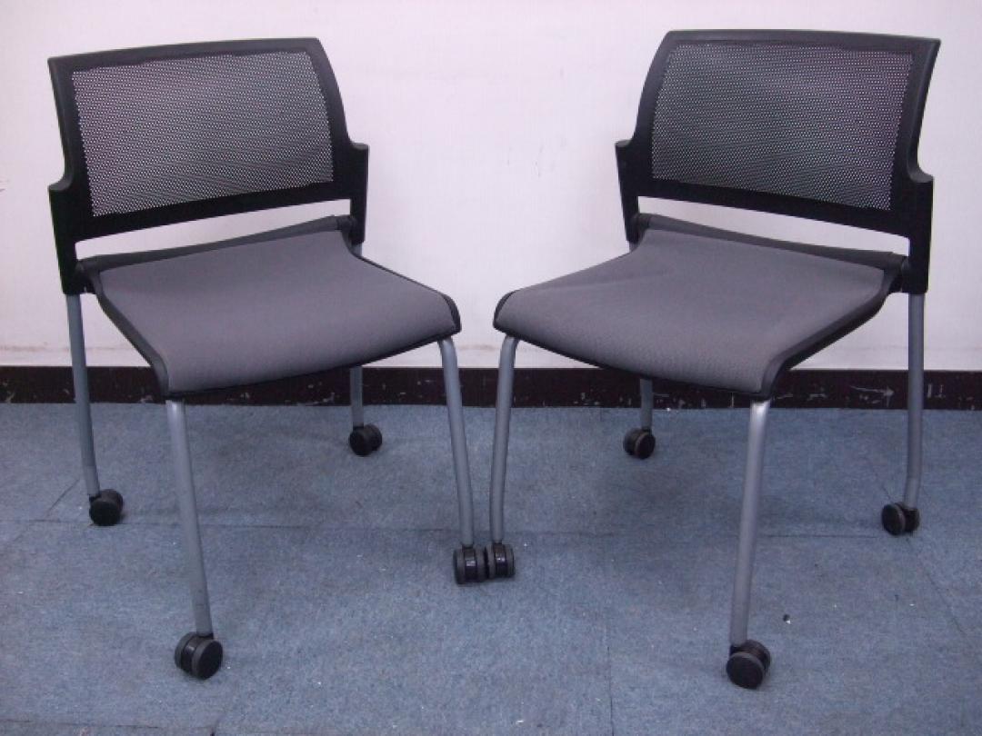 【2脚セット】重ねても、並べても収容可能！！　ミーティングやエントランス用として、または、椅子が足りなくなった際に！！
                        ＦＭ-310
                                    中古
            