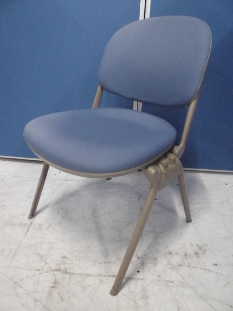 【祝！立川・八王子店オープン】スタッキングチェア｜ブルー｜クッション性有【ロット】
                        
                                    中古
            