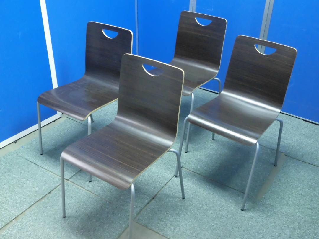 【4脚1セット価格】状態良好の美品です！ローズ色|木目タイプ|4本足タイプで、重ね合わせも可能です！｜【セット商品】
                        メディスナチェア
                                    中古
            