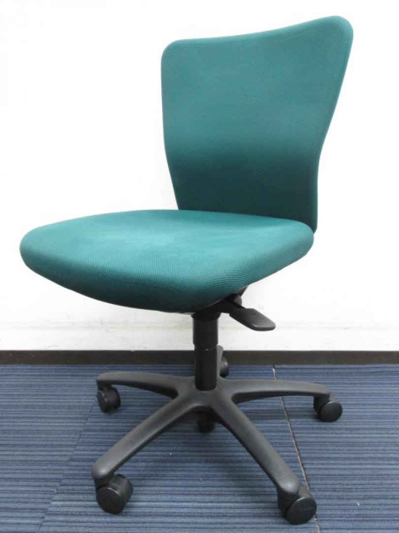 9,500円⇒8,000円【専門会社によるクリーニング実施品】同じ椅子を揃えるならコレがオススメ！国産のオカムラ製でコートハンガー付いてる便利な椅子です！【ロット】【事務椅子】【中古オフィス家具】【中古オフィス用品】【値下品】
                        カロッツァ
                                    中古
            