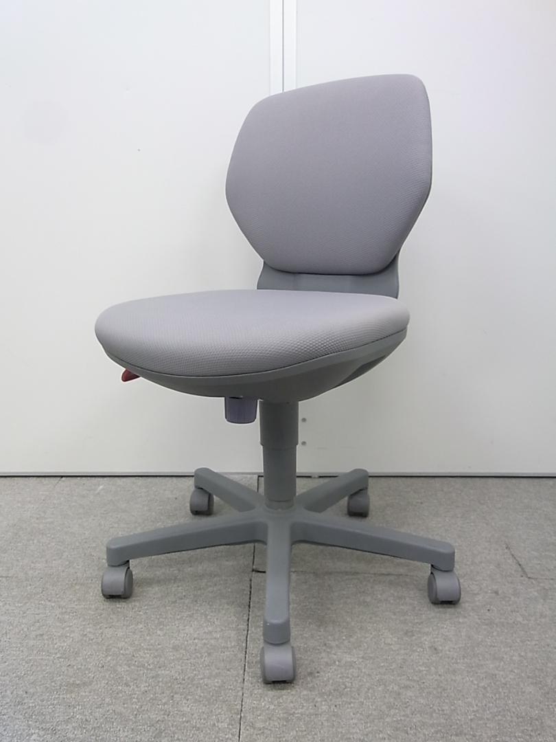【おつとめ品】リクライニング不良 事務椅子 定番のオフィスチェア 人気のローバックチェア【多数入荷致しました】
                        
                                    中古
            