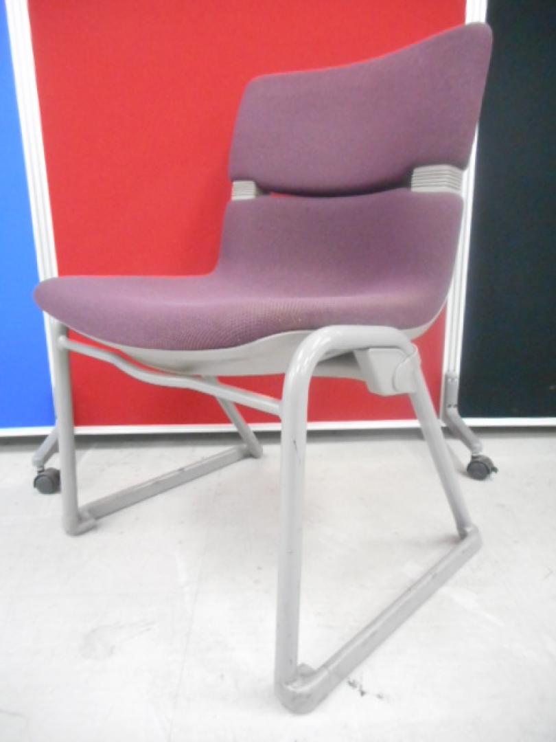 【会議用定番チェア】スタッキングチェア｜ディープレッド｜厚めの座面で座り心地抜群です
                        
                                    中古
            