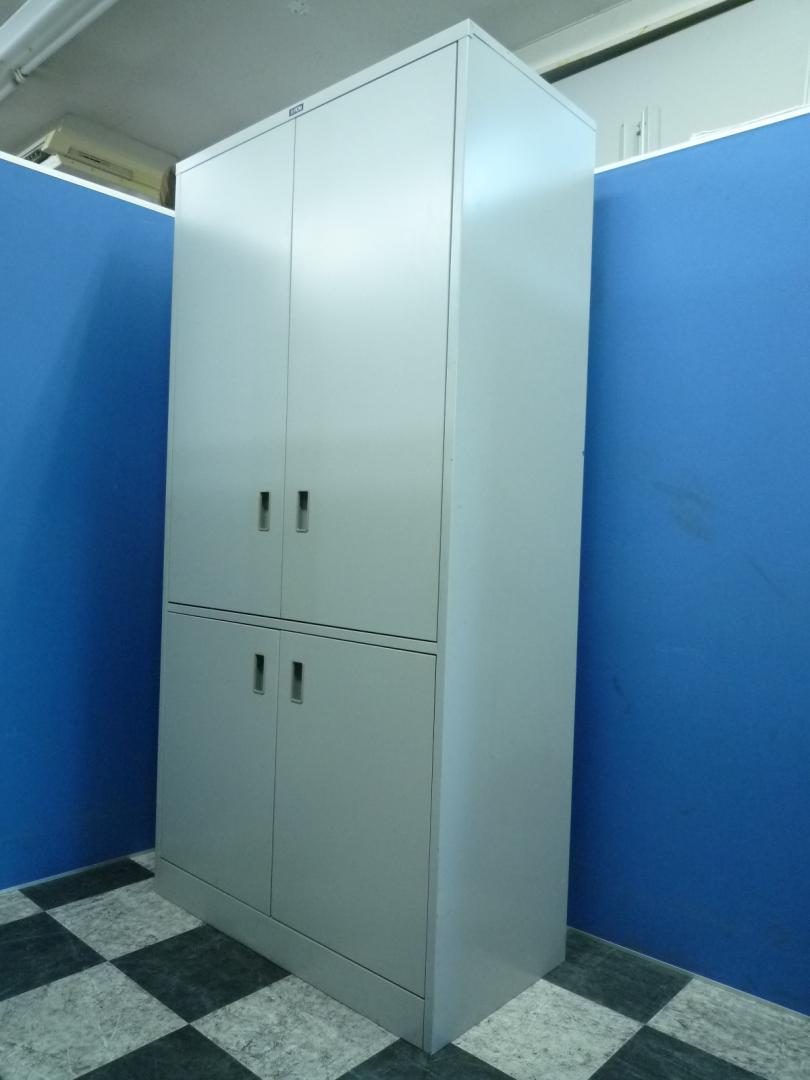 【食器類をたっぷり収納可】■高さ１８００ｍｍ■マジック扉■国産事務用品
                        キッチンキャビネット
                                    中古
            