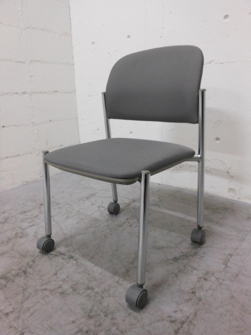 キャスター付スタッキングチェア■グレー■
                        
                                    中古
            
