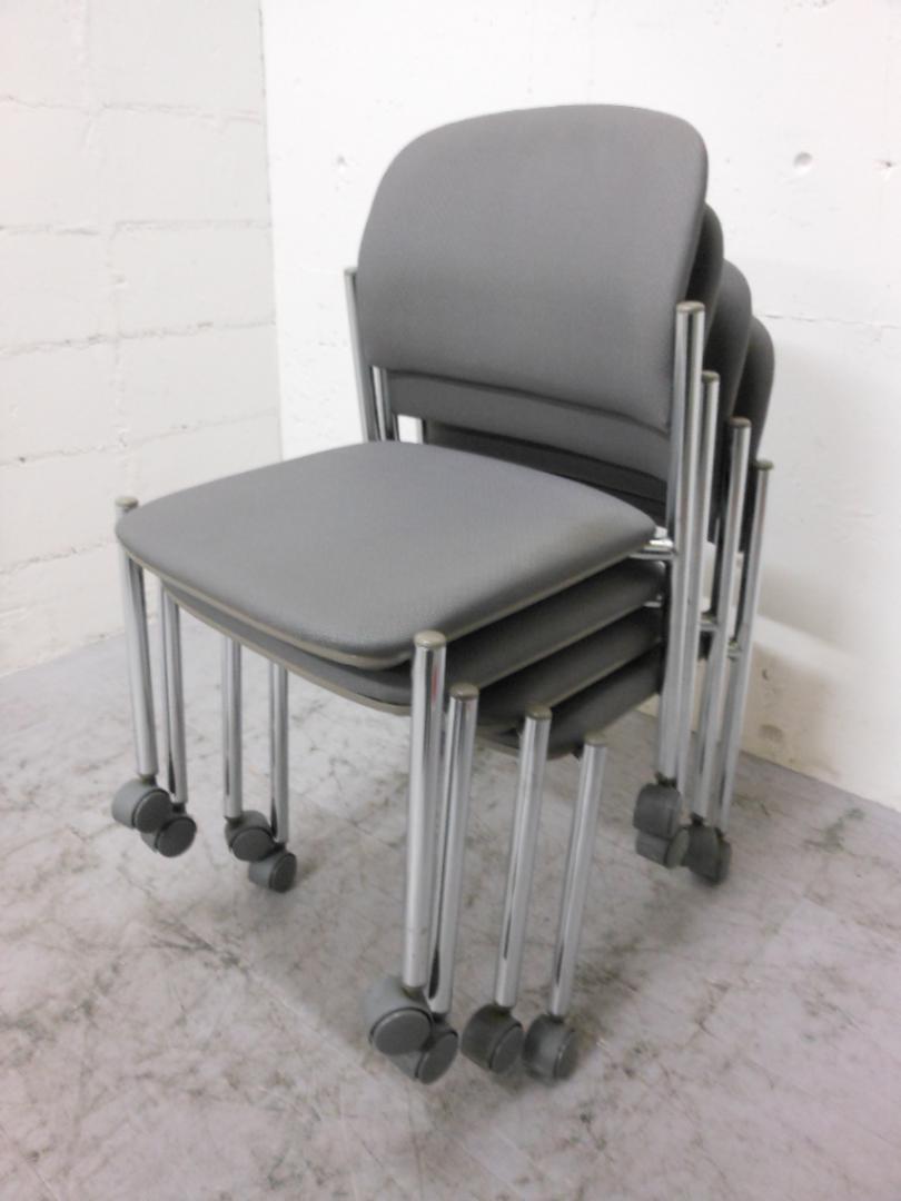 ■セット商品■キャスター付スタッキングチェア-4脚セット-
                        
                                    中古
            