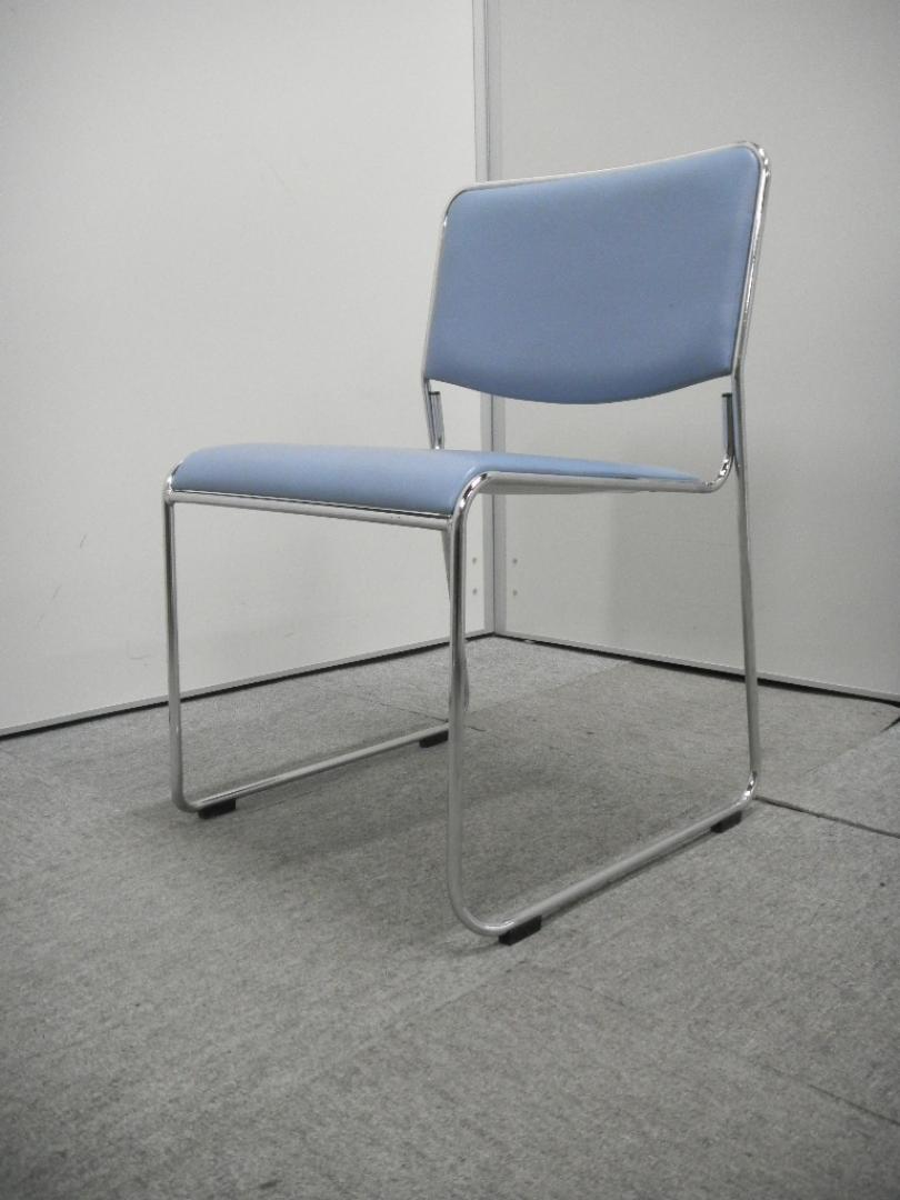 【３脚入荷】薄いブルーが上品なスタッキングチェア【会議用】
                        スタッキングチェア
                                    中古
            