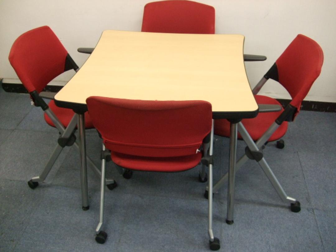 コンパクトテーブルとミーティングチェアのセット商品！休憩室にもオススメ！
                        リータ
                                    中古
            