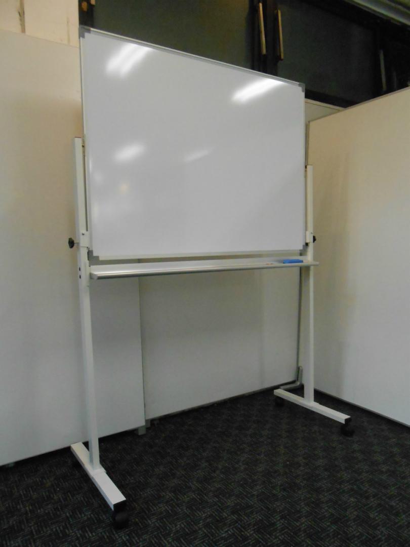 ■井上金庫製　■自立式片面ホワイトボード　■盤面サイズ1200mm×900mm
                        
                                    新品
            