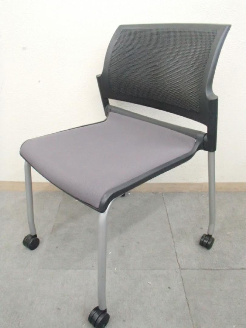 スタッキングチェア｜キャスター付｜ネスティグチェア
                        
                                    中古
            