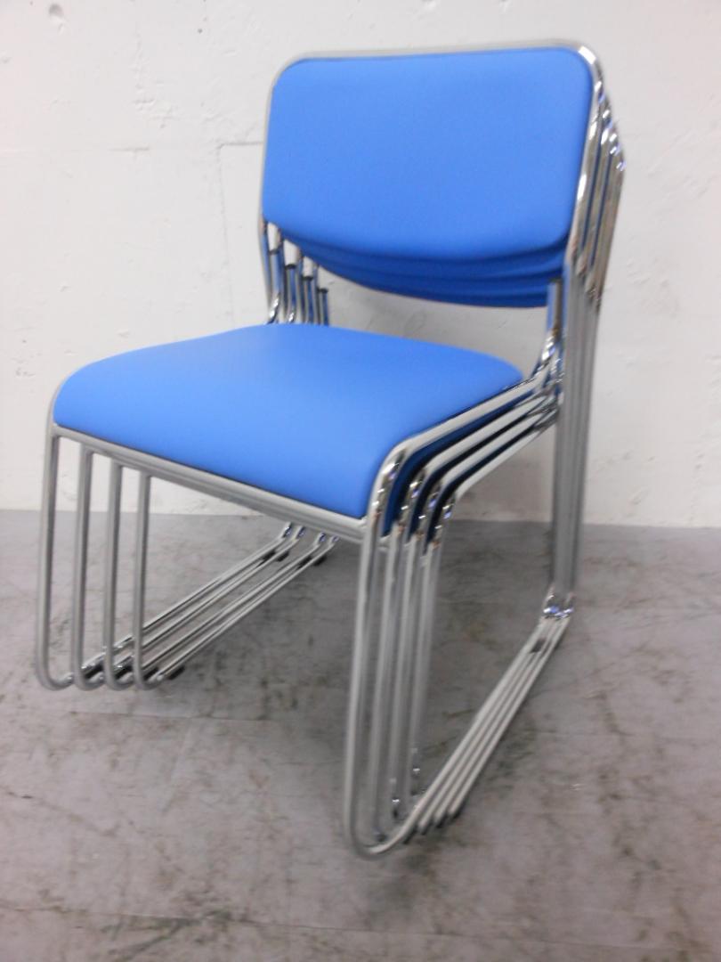 スタッキングチェア４脚セット！爽やかブルー
                        
                                    中古
            
