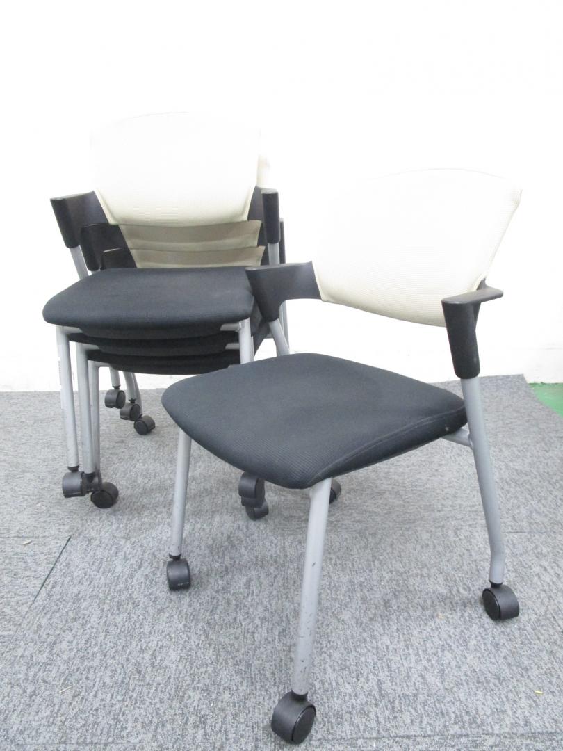 【キャスター+肘付スタックチェア　プロッティ】テーブル用チェアの定番
                        プロッティ
                                    中古
            
