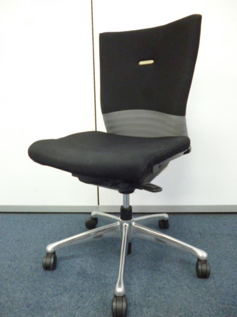 【８０脚大量入荷！】■業務効率アップ■貴品のあるブラック■仙台店限定入荷事務用品■
                        フィーゴ
                                    中古
            