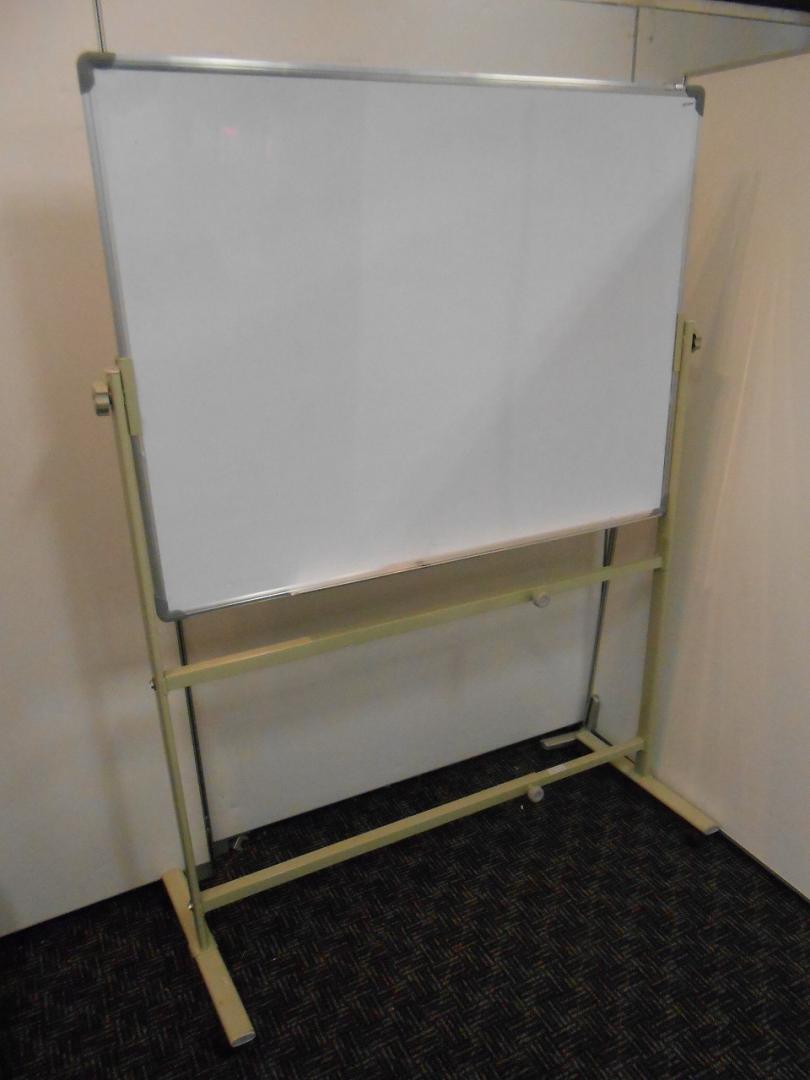【在庫一掃セール】【安い】【オツトメ品】【使用感有の為】自立式片面ホワイトボード
                        
                                    中古
            