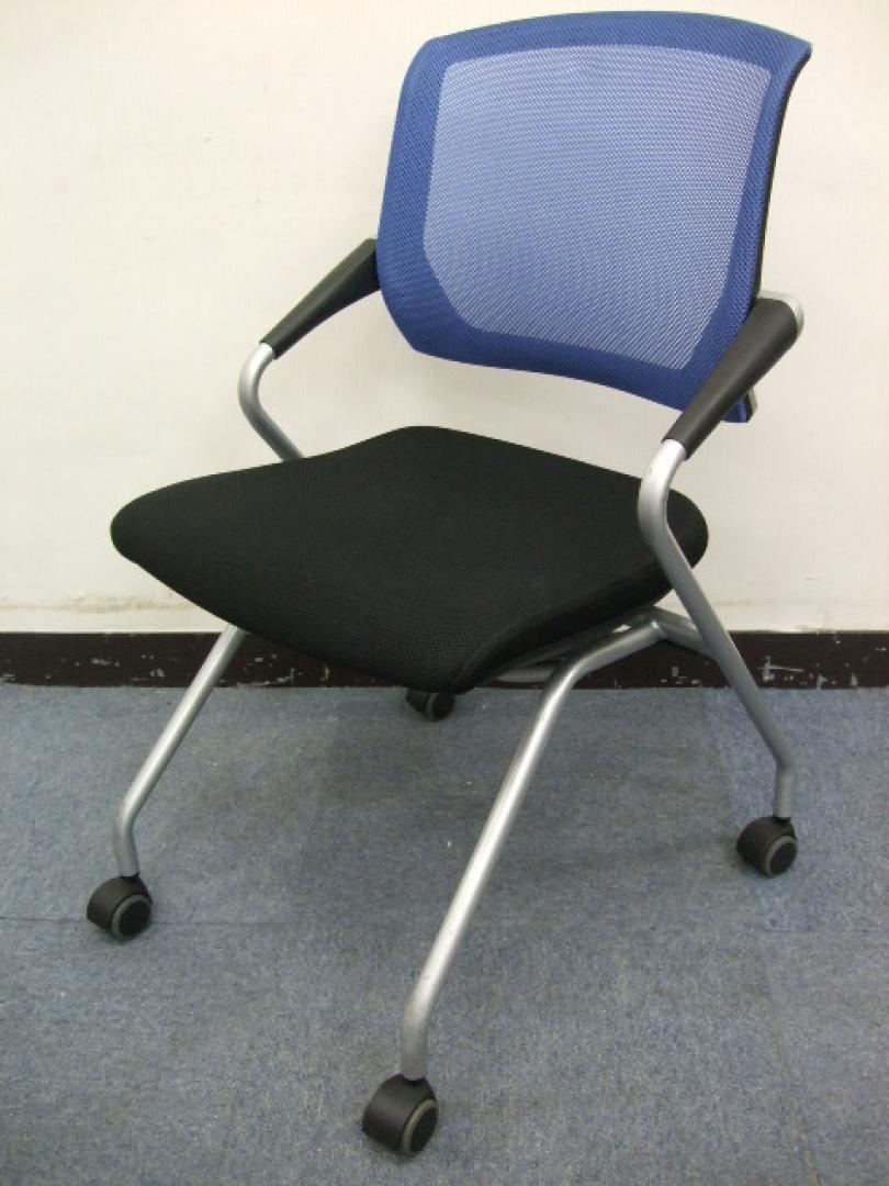 【おしゃれなデザイン】状態良好のネスティングチェア！限定2脚！
                        
                                    中古
            