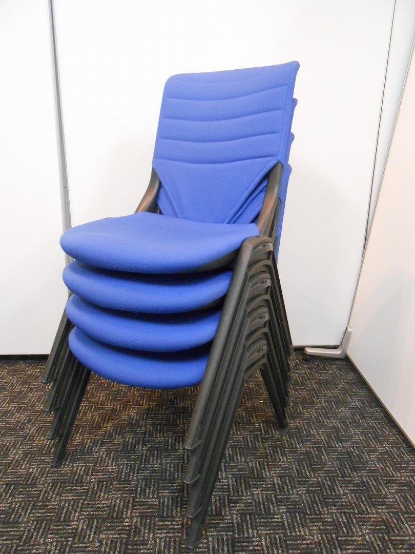 【セット商品】◆スタッキングチェアの4脚セット商品です！◆【状態良好】
                        
                                    中古
            