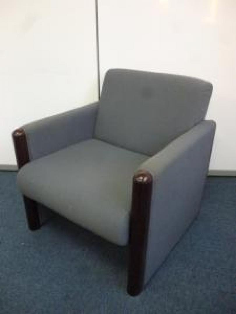 【おつとめ品】【その他メーカー】【一人用ソファ】【グレー】
                        
                                    中古
            