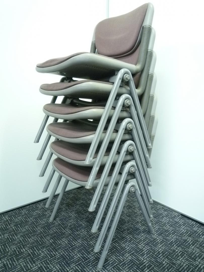 【６脚セットでお買得！】重ねて保管可能■丈夫な作り■４つ脚タイプ■会議・来客用に是非！■状態良好事務用品【セット品】
                        バーテブラ
                                    中古
            