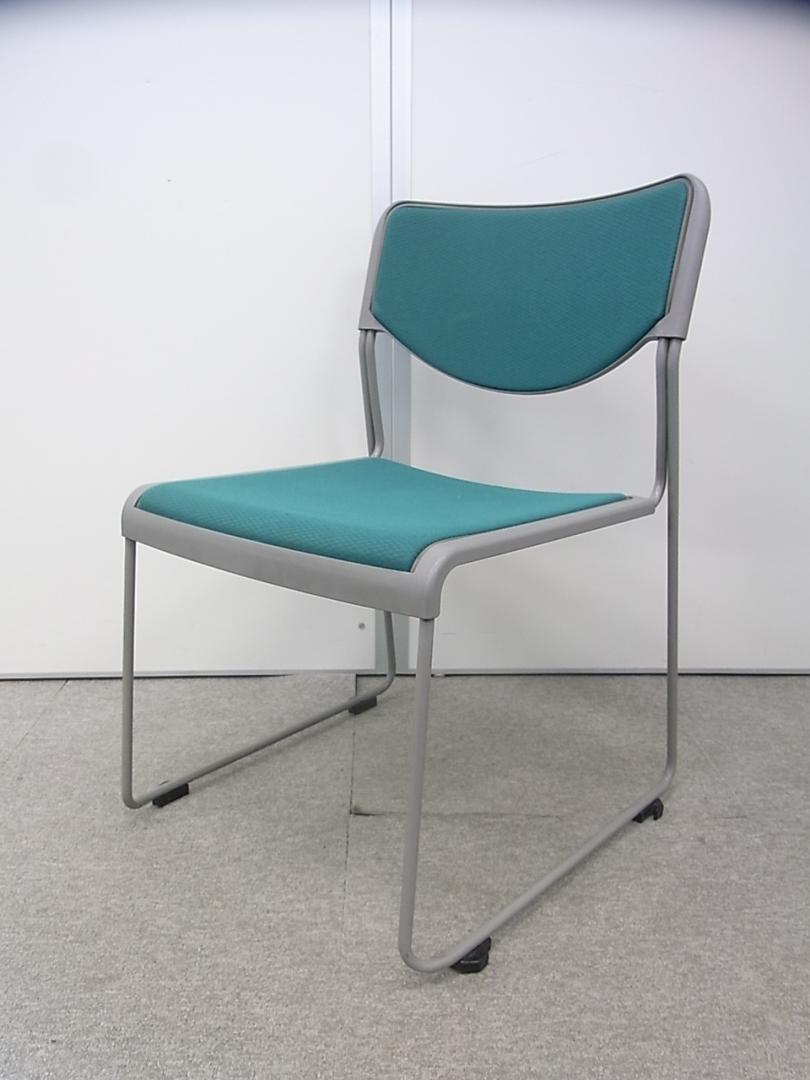 【メーカー品】イトーキ製　スタッキングチェア　鮮やかなグリーン色　1脚からご購入可能です!まとめてのご購入もおすすめ! 
                        
                                    中古
            