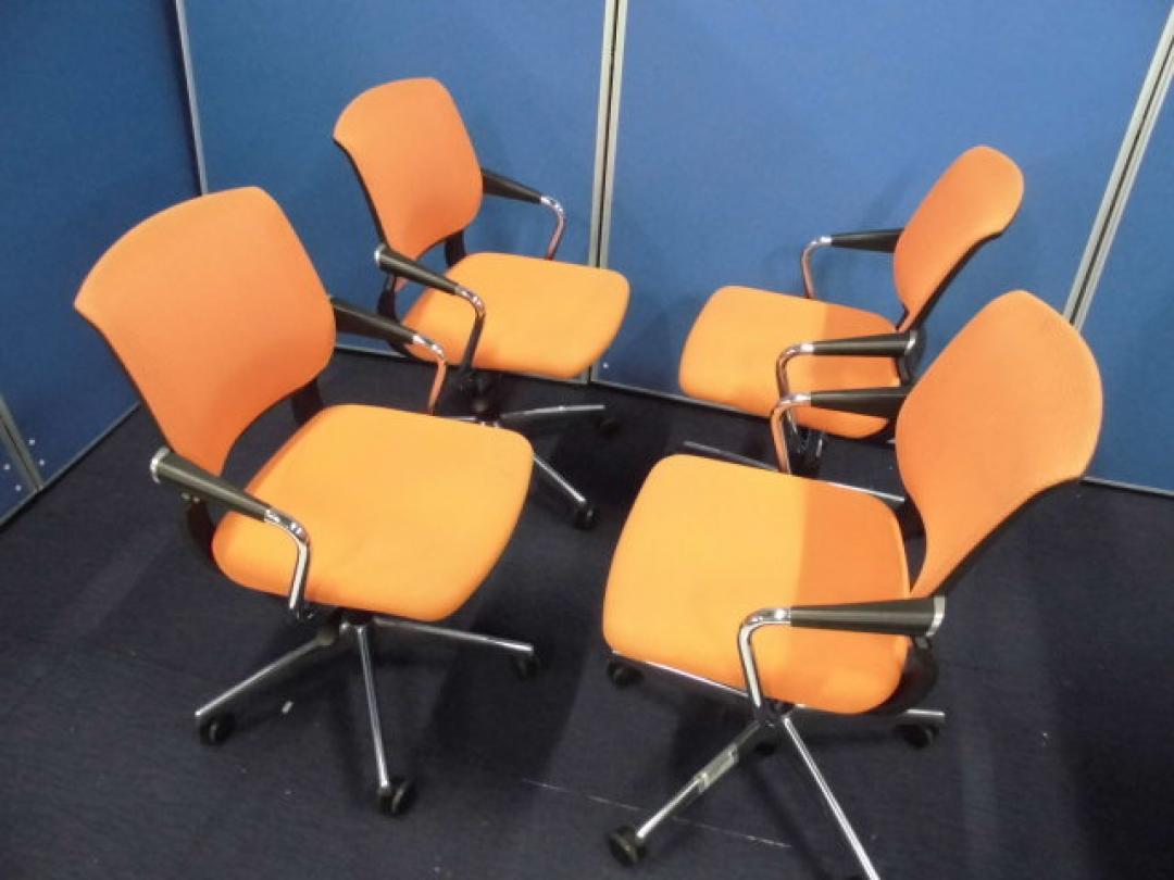 【オシャレなミーティングチェア4脚セット】コクヨ｜サテリテ(回転脚タイプ)｜オレンジ【メッシュチェア】【セット商品】
                        サテリテ　(回転脚タイプ)
                                    中古
            
