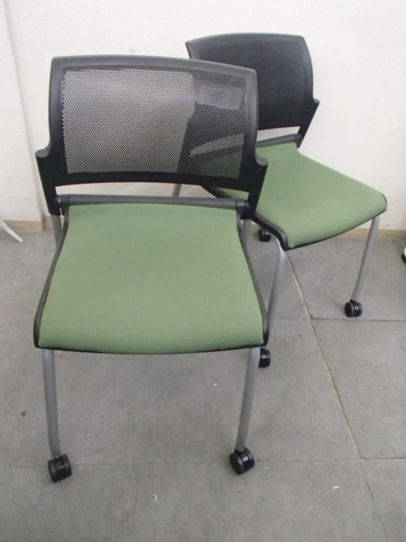 スタッキングチェア｜キャスター付｜ネスティグチェア|2脚セット
                        
                                    中古
            