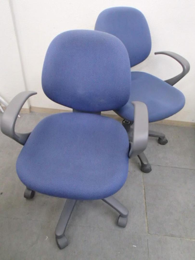 オフィスチェア｜固定肘付｜事務椅子｜2脚セット
                        バイオテック
                                    中古
            
