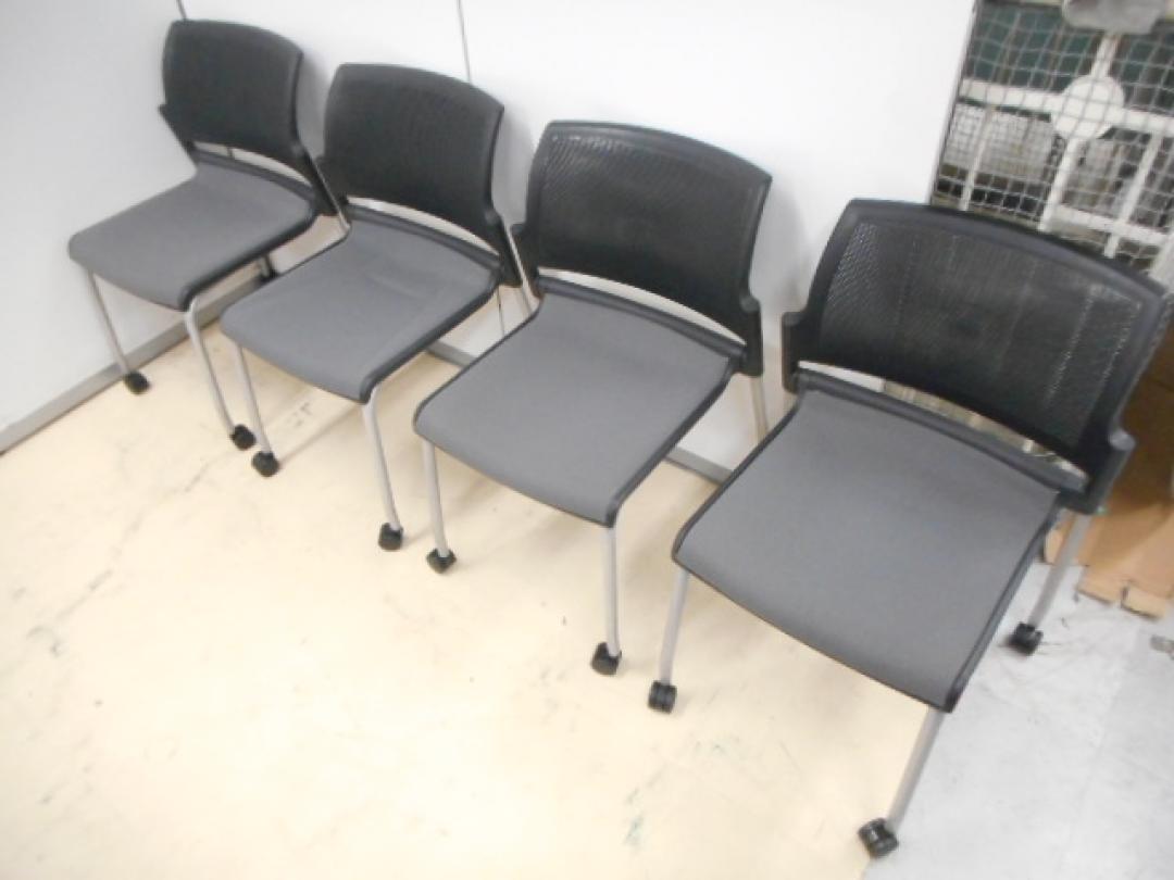 【4脚セット】スタッキングチェア■グレー・平行スタック可能！お得なセット商品です☆
                        
                                    中古
            